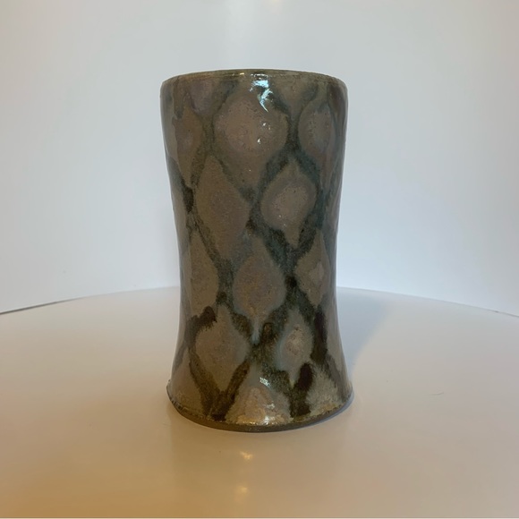 Glazed pottery coffee mug, pastel colors 5 1/2”, diamond pattern painted - Picture 11 of 12